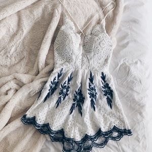 Selfie Leslie white - navy romper